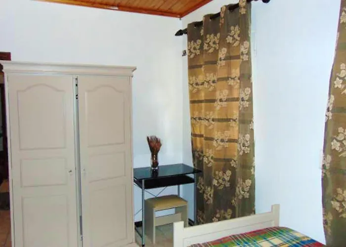 Charming House In With Mountain View And Garden Machico (Madeira)