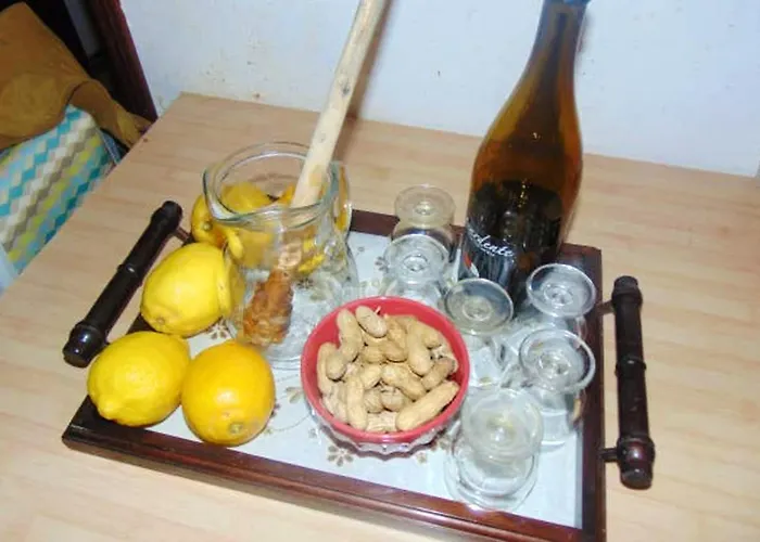 Charming House In With Mountain View And Garden Machico (Madeira)