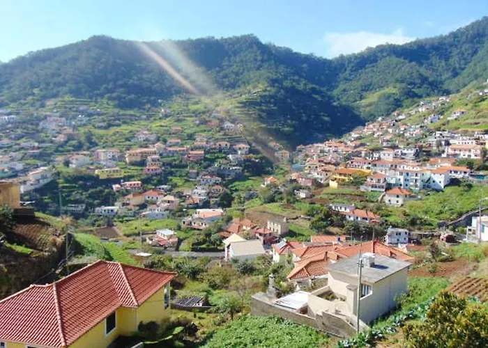 Charming House In With Mountain View And Garden Casa de Férias Machico (Madeira)