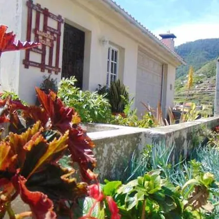 Σπίτι διακοπών Charming House In With Mountain View And Garden Machico (Madeira)