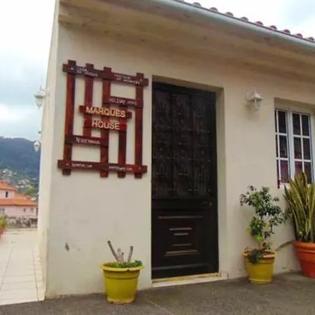 Σπίτι διακοπών Charming House In With Mountain View And Garden