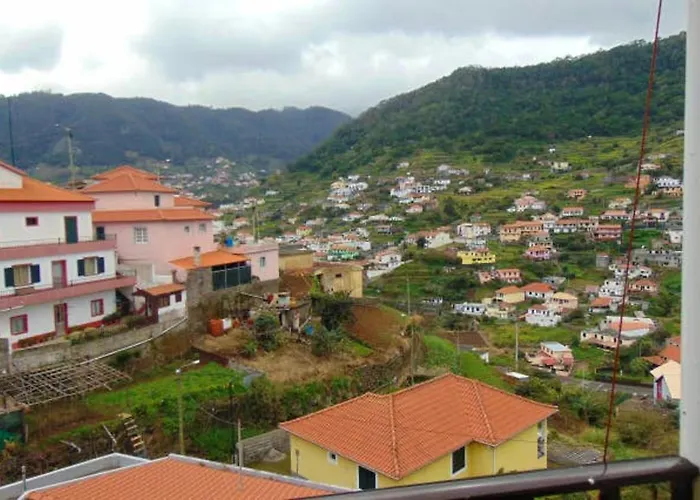 펜션 Charming House In With Mountain View And Garden
