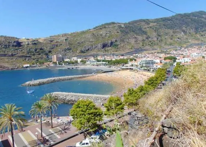 펜션 Charming House In With Mountain View And Garden