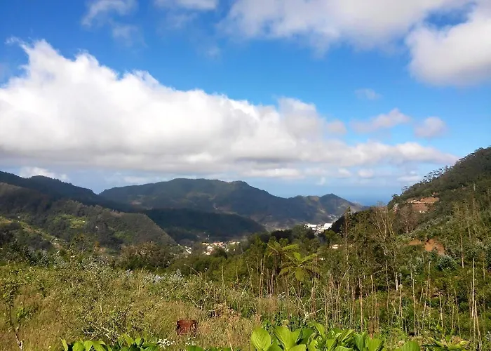 펜션 Charming House In With Mountain View And Garden
