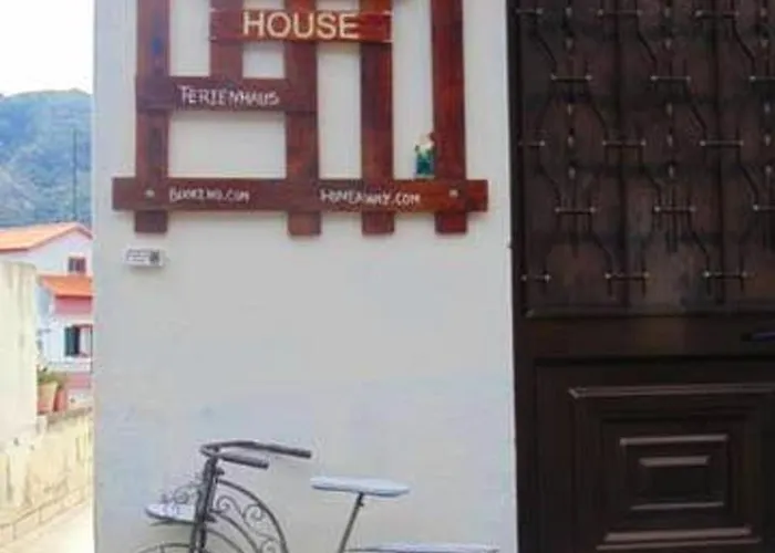 Charming House In With Mountain View And Garden 마치코